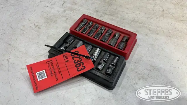 Snap-on wobble sockets