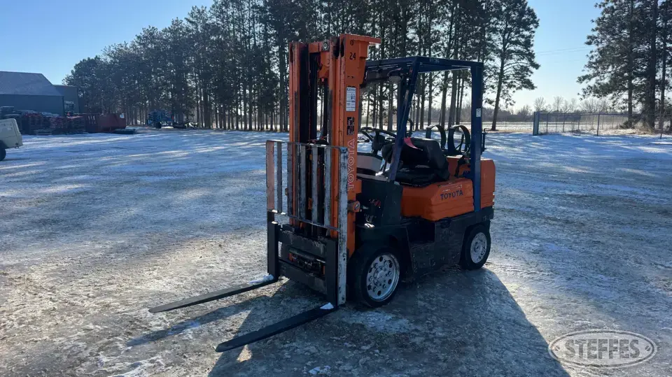 Toyota 5FGC25 Warehouse Forklift