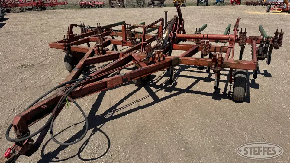 Melroe 502 Chisel Plow