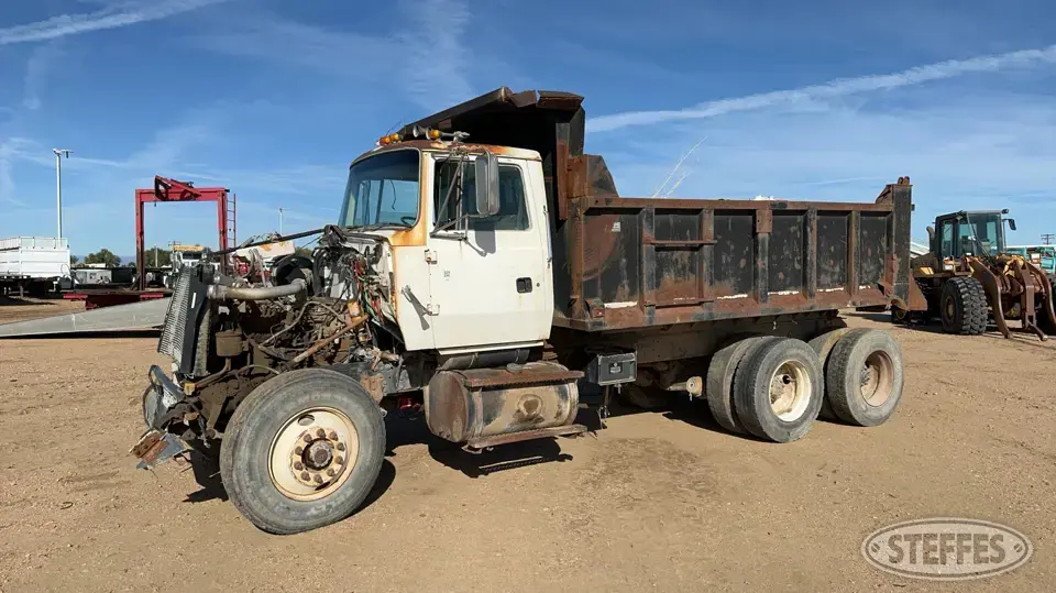 1994 Ford LT8000 Dump Truck