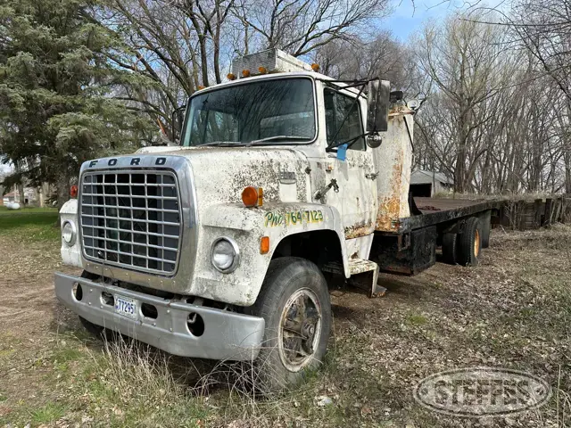 1974 Ford 800