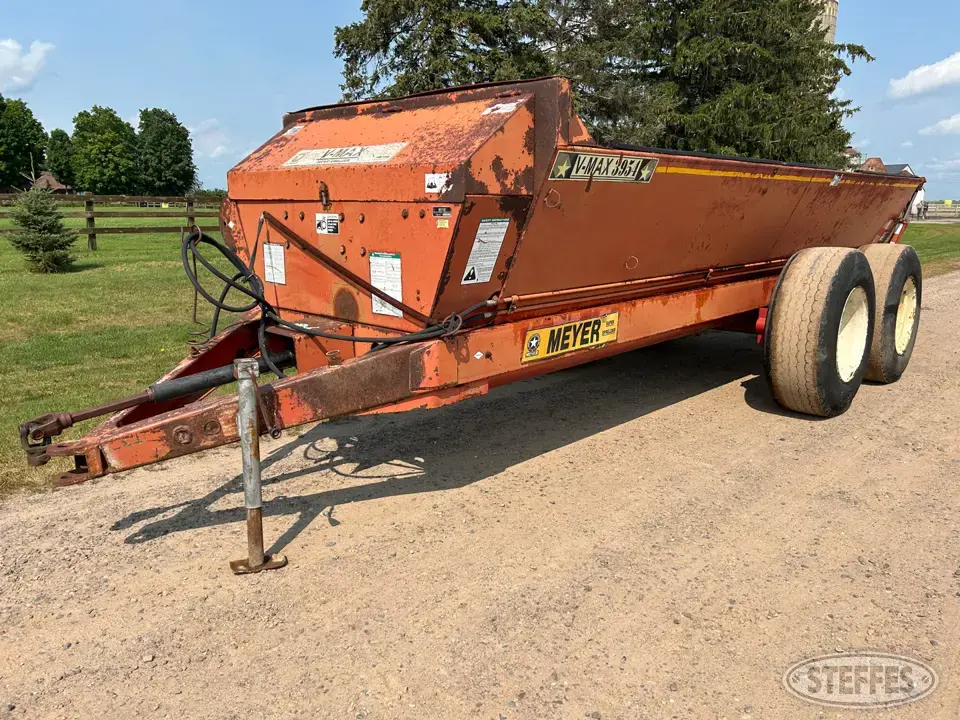 Meyer 3954 V-Max Manure Application Equipment