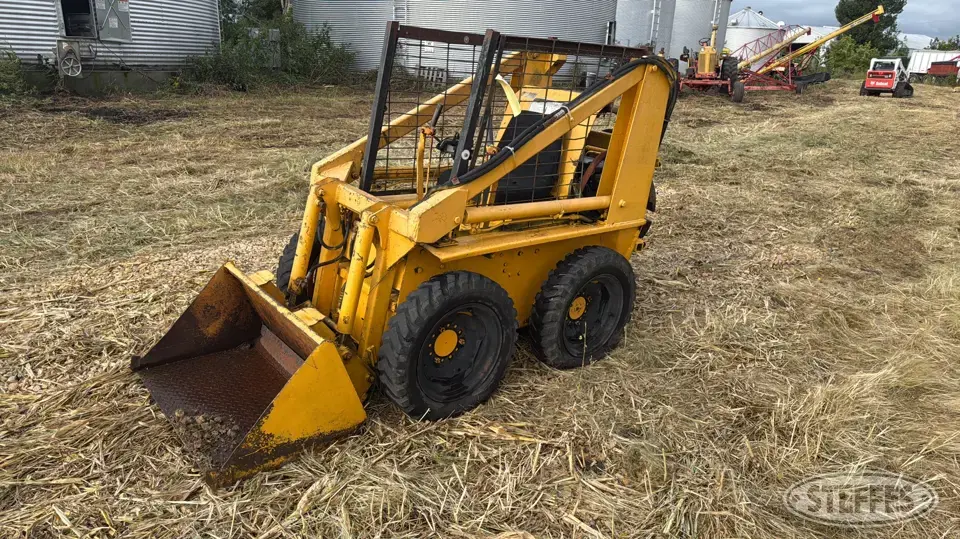 Case 1816 Wheeled Skid Steer