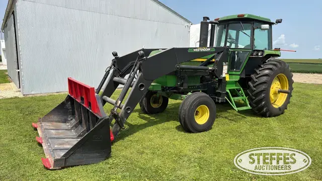 John Deere 4840