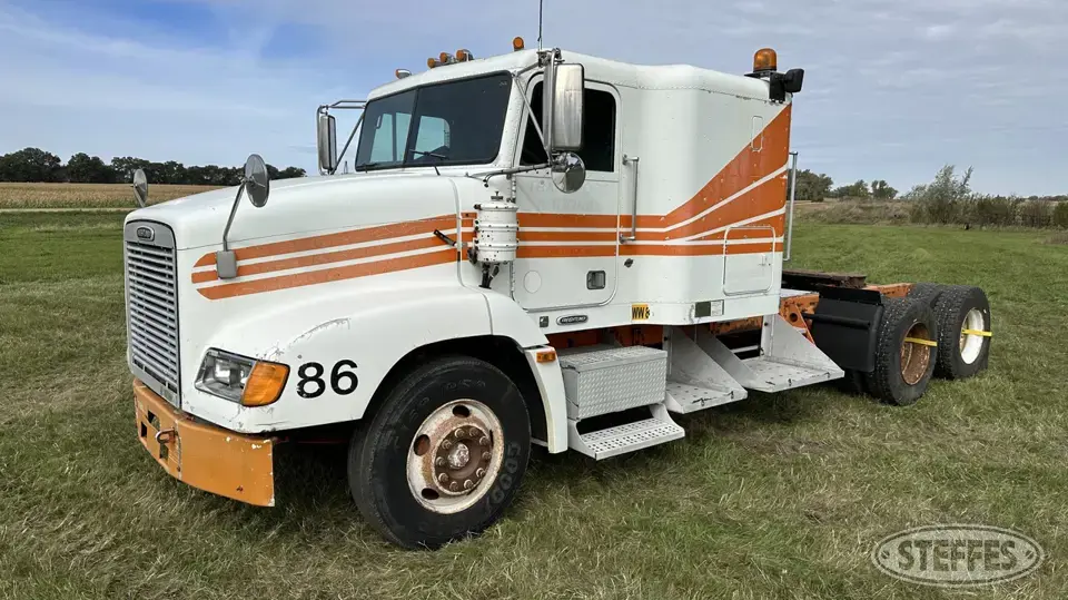1999 Freightliner FLD112 Conventional Truck with Sleeper
