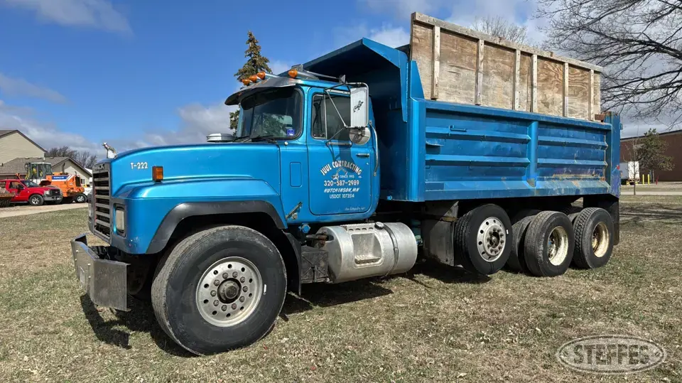 1998 Mack RD688S Dump Truck