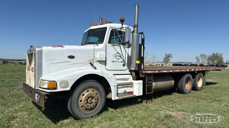1987 Peterbilt 377 Flatbed Truck