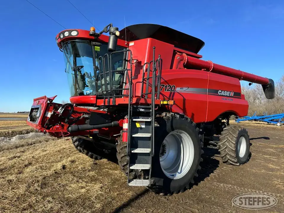 2010 Case IH 7120 Combine