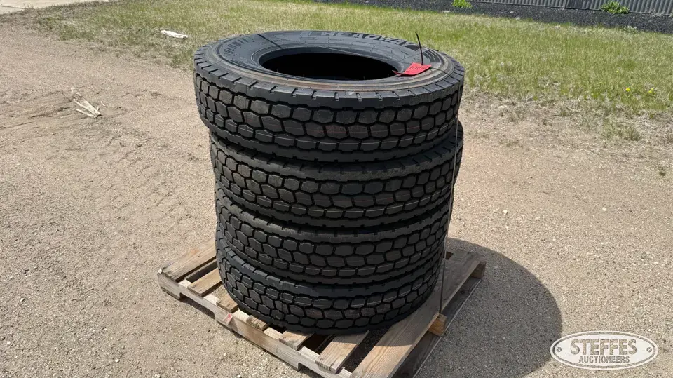 (4) Headway HLD811 11R22.5 truck tires