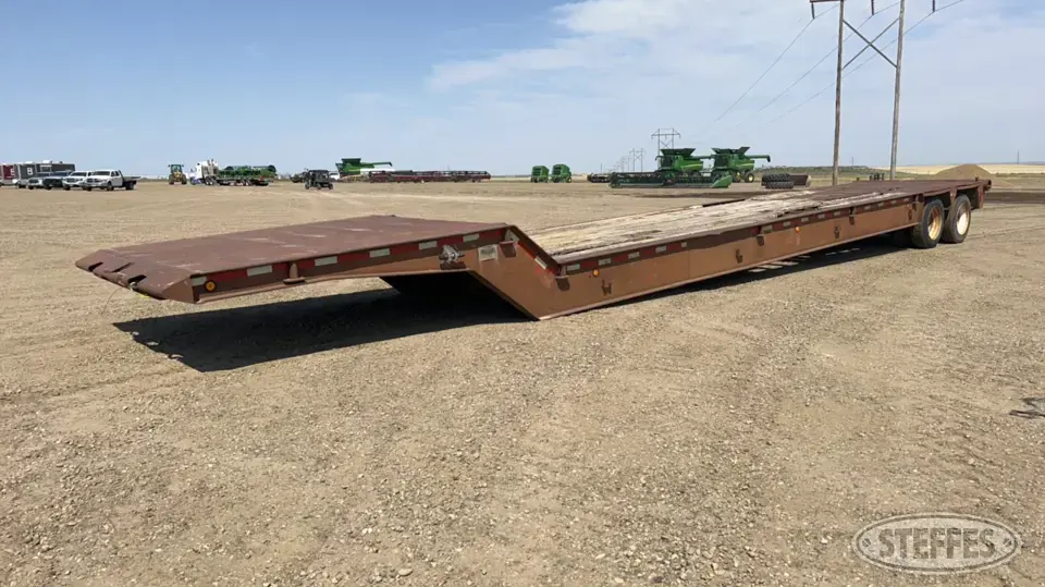 1981 Trail-Eze Step Deck Trailer