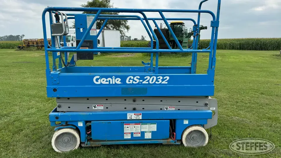 Genie GS-2032 Scissor Lift