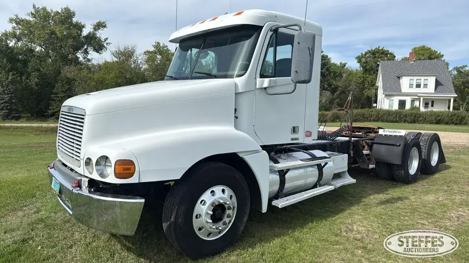 2006 Freightliner Century Class S/T Conventional Truck without Sleeper