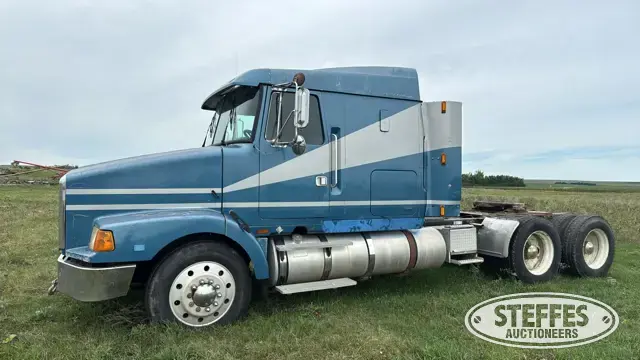 1989 White Volvo WIA