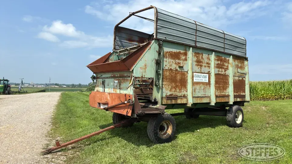 Forage King A18-8 Forage Wagon
