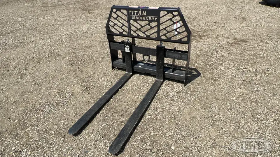 2017 Paladin 30945 Skid Steer Fork