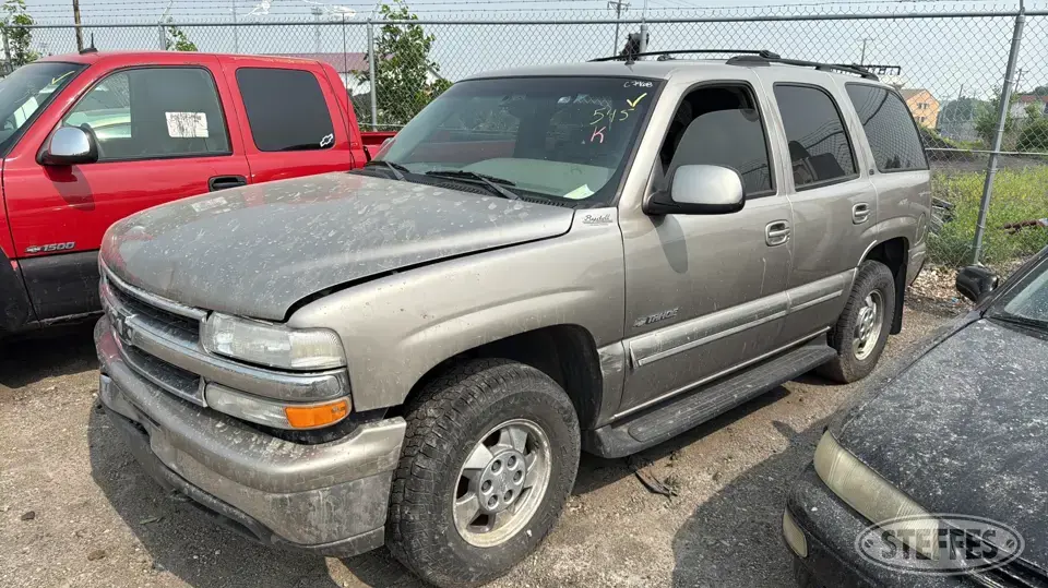 2002 Chevrolet Tahoe LS SUV
