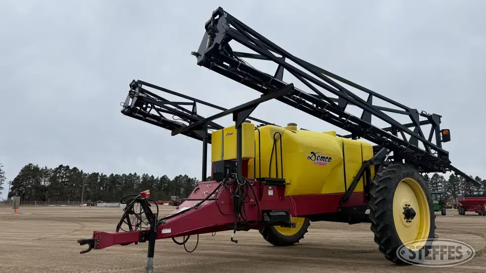 Demco Conquest Pull-Type Sprayer