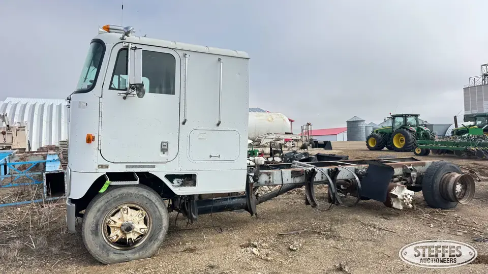 1986 International COF9670 Cabover Truck with Sleeper