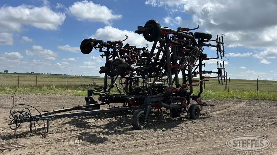 Flexi-Coil 800 Field Cultivator