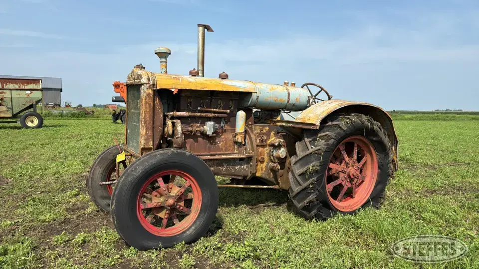 Minneapolis-Moline FT 2WD Tractor