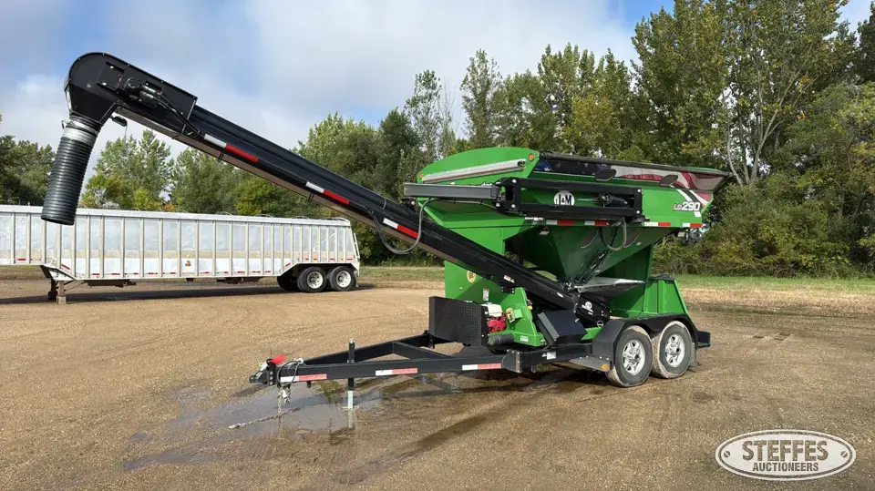 2020 J&M LC290 Bulk Seed Tender Trailer