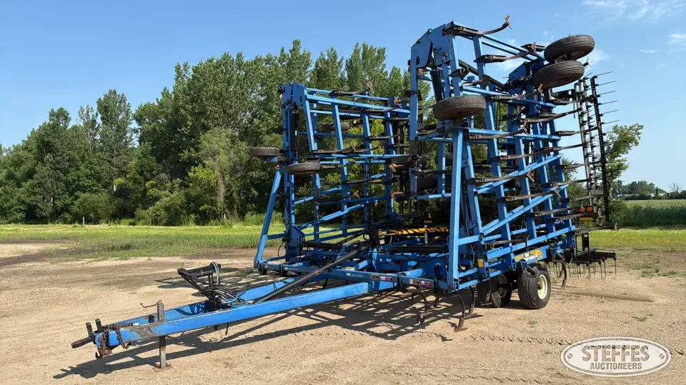 DMI Tiger-Mate II Field Cultivator