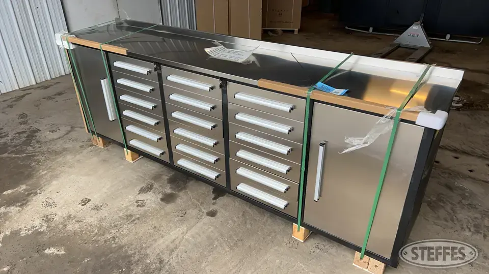 Steelman 18D-2B-01B Storage and Bench