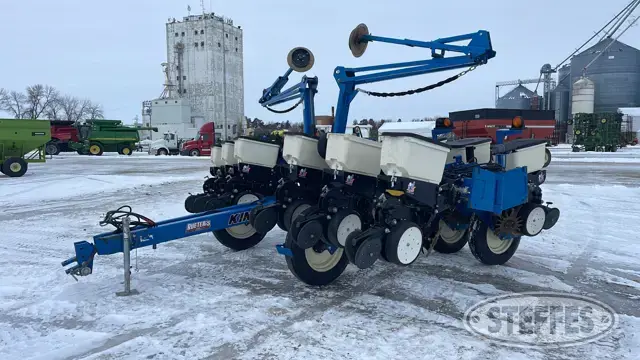 2017 Kinze 3200