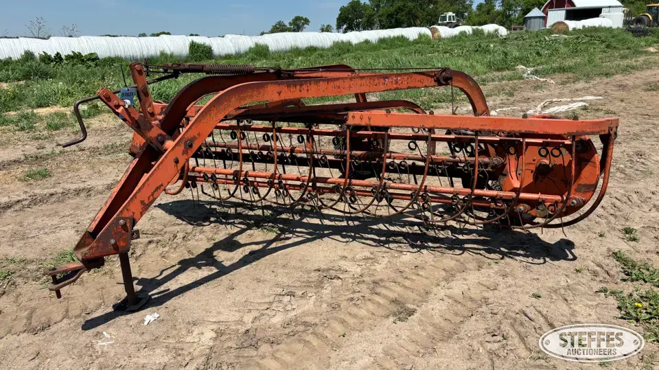 Allis-Chalmers side rake