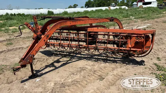 Allis-Chalmers side rake