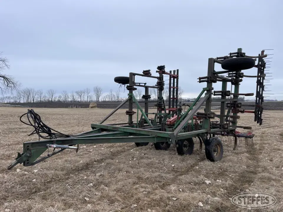 Melroe Chisel Plow
