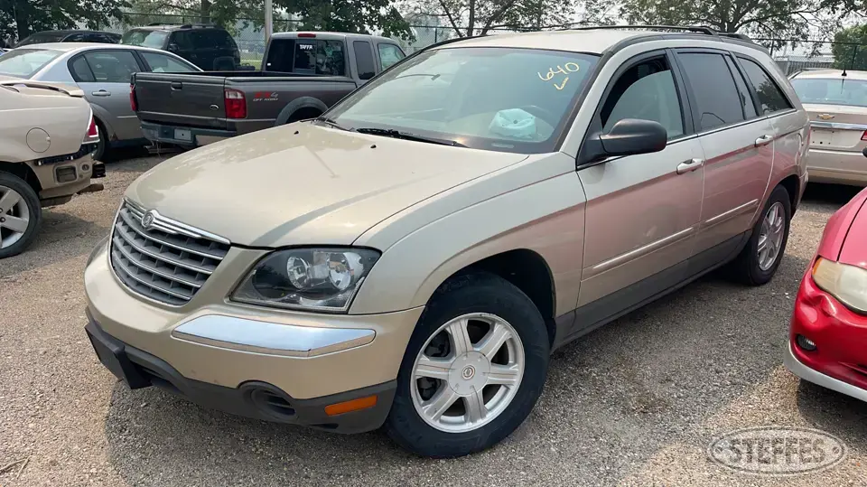 2005 Chrysler Pacifica Touring SUV