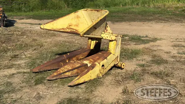 John Deere corn chopping head