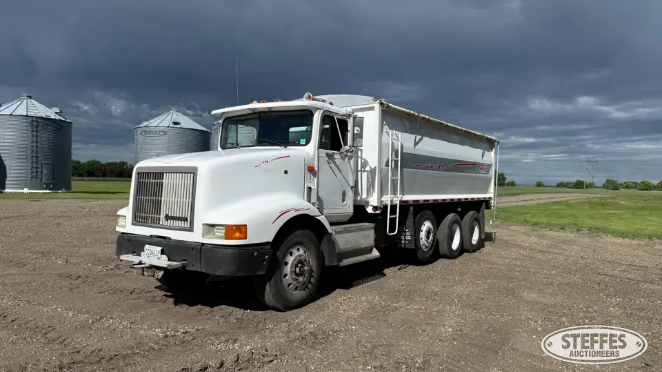1996 International 9200 Grain Truck