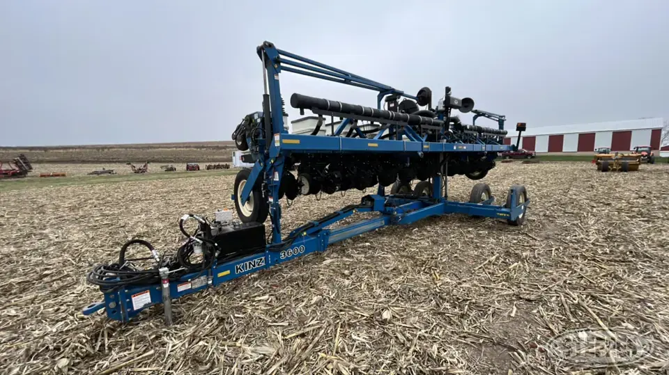 2009 Kinze 3600 12 or More Row Planter