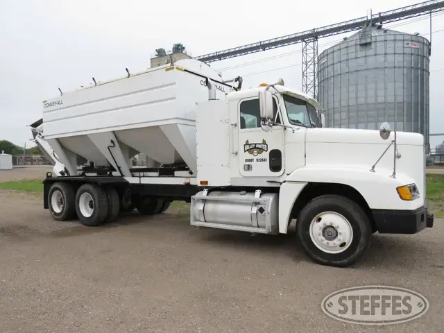 1996 Freightliner FLD112