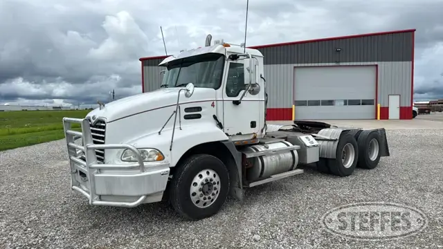 2006 Mack CXN613