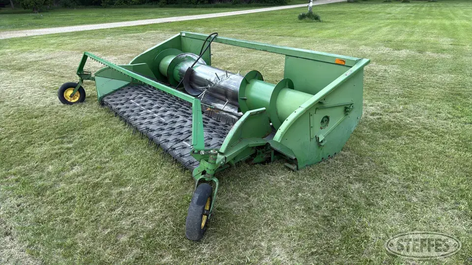 1977 John Deere 212 Pickup Head