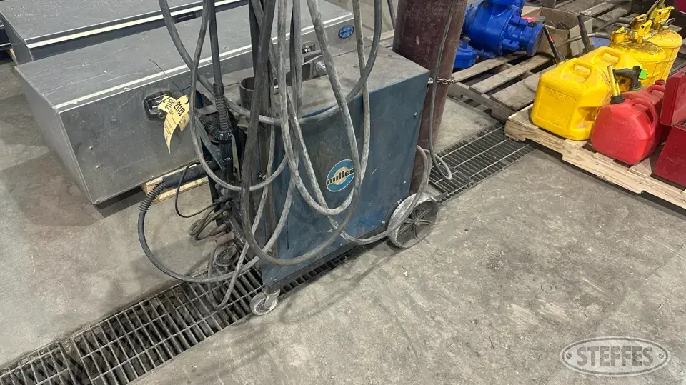 Miller Millermatic 200 Welding