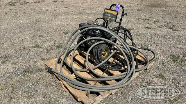 John Deere AC2700G