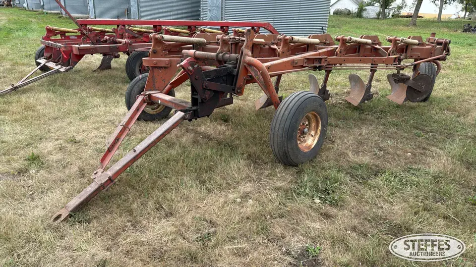 Melroe 911 Plow