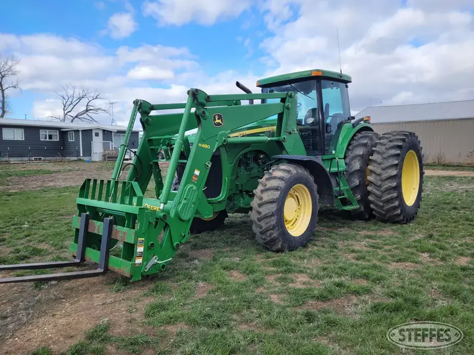 2002 John Deere 8220 MFWD Tractor