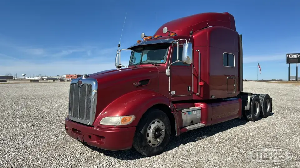 2011 Peterbilt 386 Conventional Truck with Sleeper