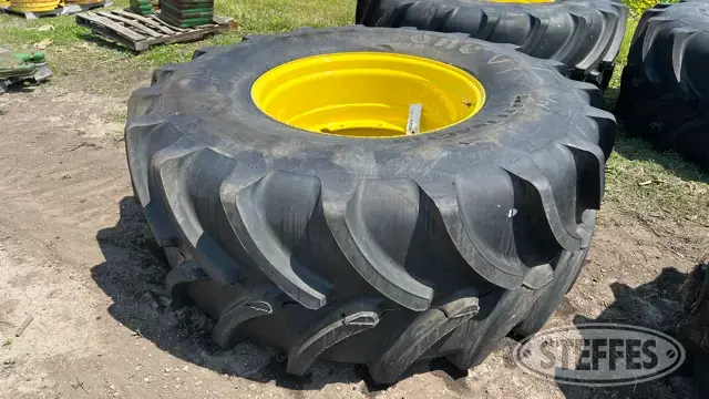 Firestone Maxi-Traction 800/70R38 Tire