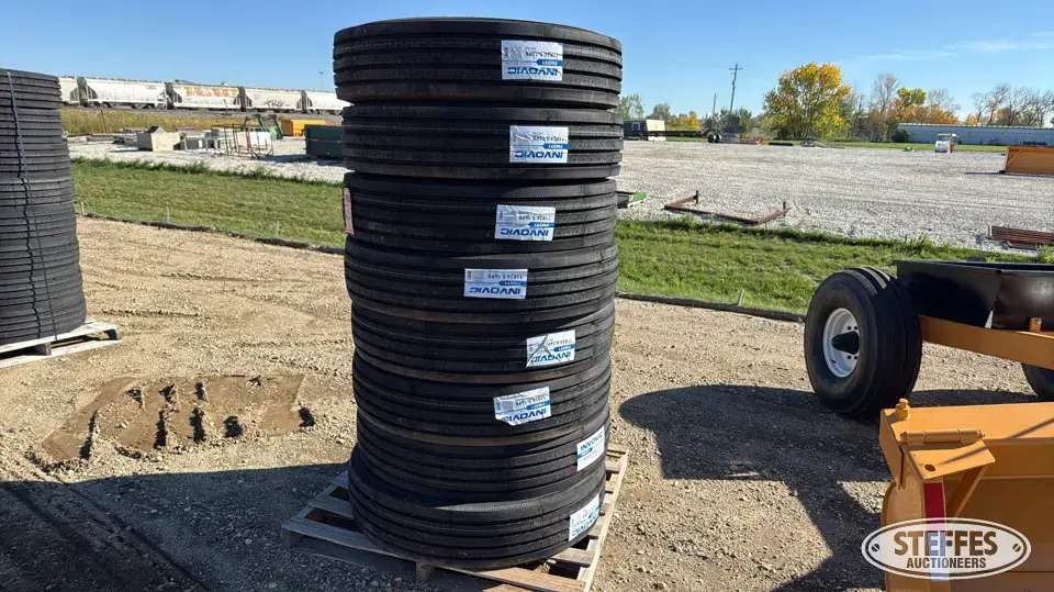 (8) Invovic FM591 11R24.5 tires Truck Tire
