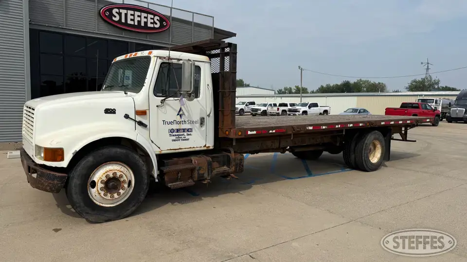 1995 International 4700 Flatbed Truck
