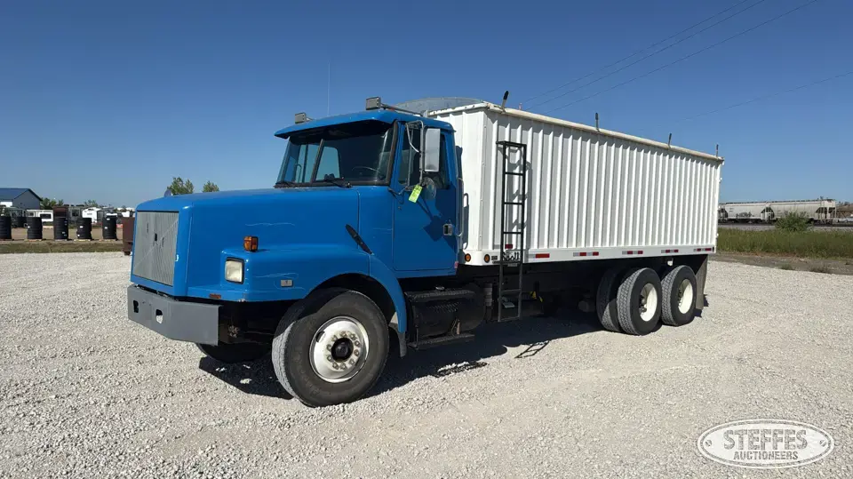 1992 White GMC WG64 Grain Truck