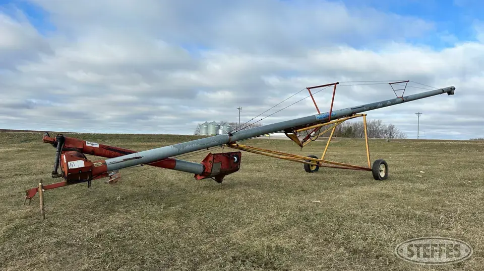 Hutchinson Swing Hopper Auger