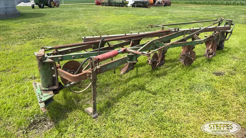 John Deere F145H Plow
