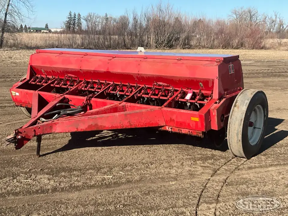 International 5100 Press Drill